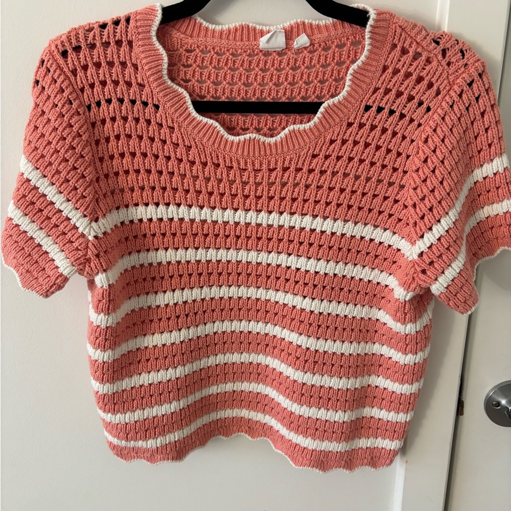 GAP Peach Knit Pullover with White Accents